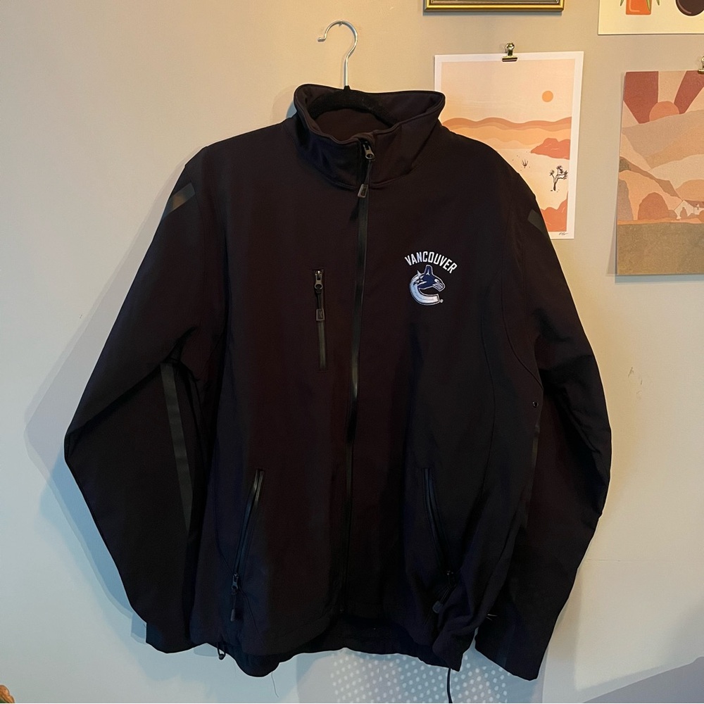 Vancouver Canucks Fleece Lined Reebok Jacket size XL